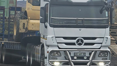 Flatbed Horse & Trailers